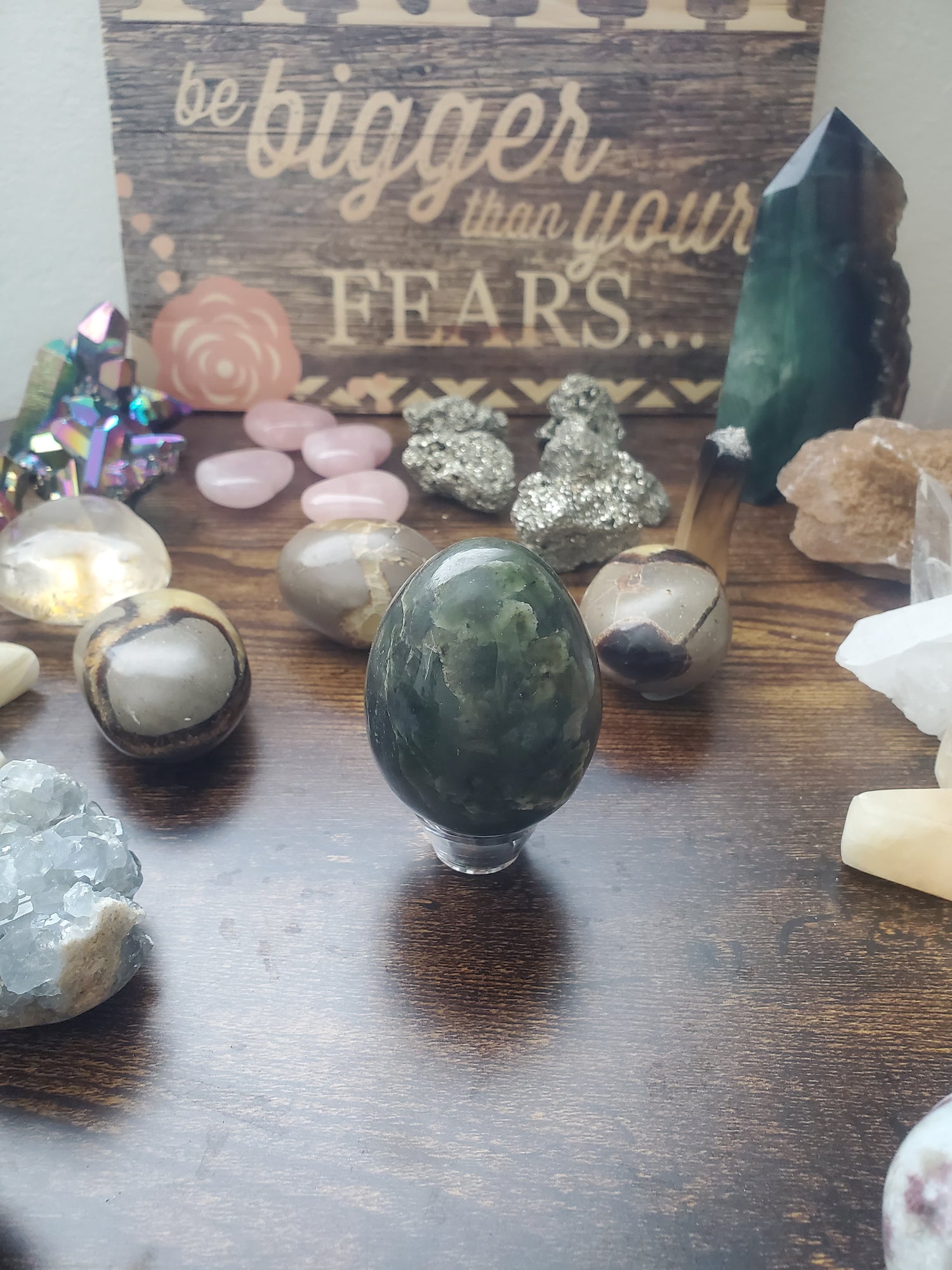 Nephrite Jade Crystal Eggs w/stand/Nephrite Crystal/Crystal Shop/Green Crystal - Healing Plants Miami